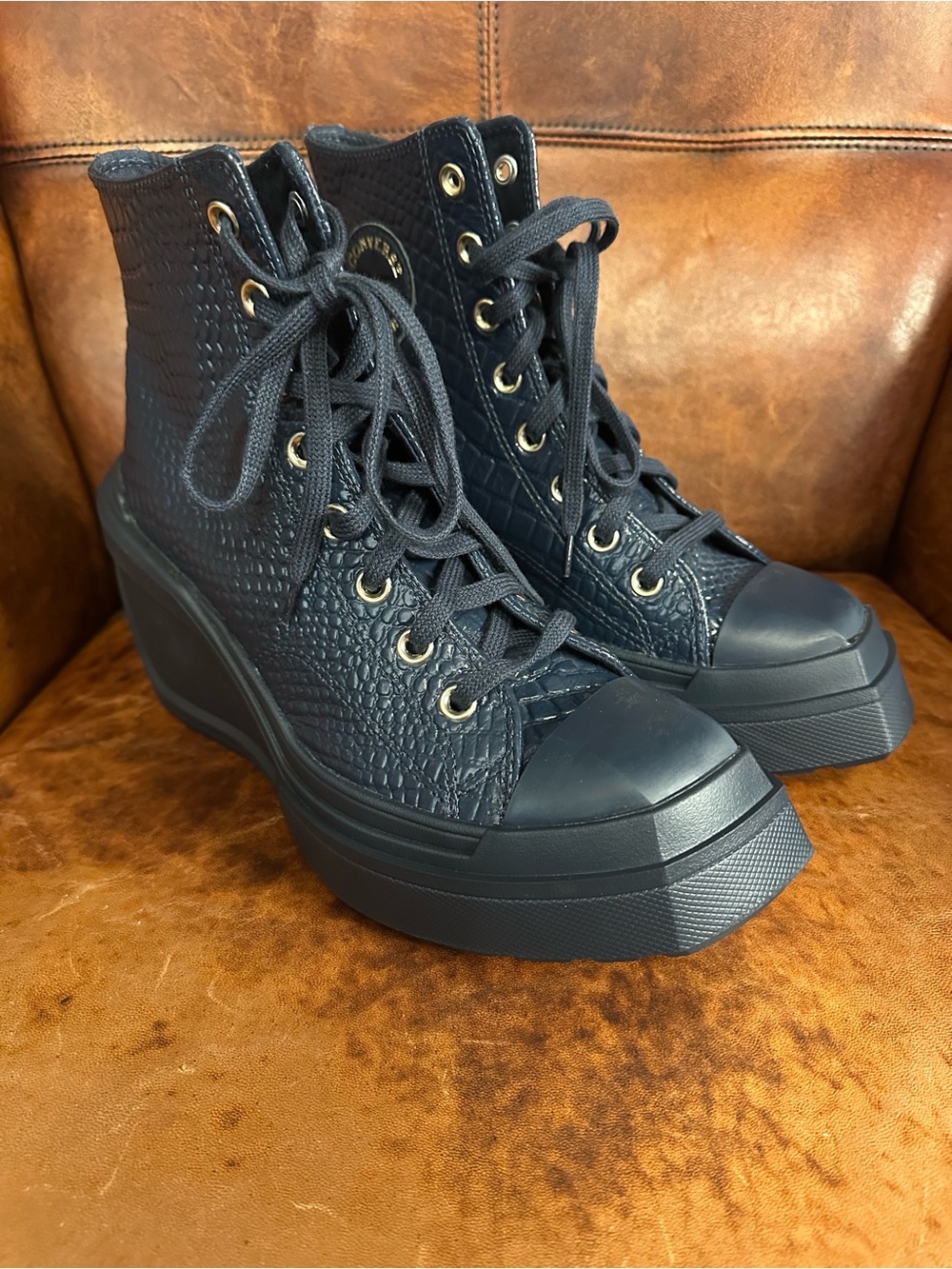 Converse Chuck 70 De Luxe Wedge Croc Leather High Top Navy Women’s 9.5